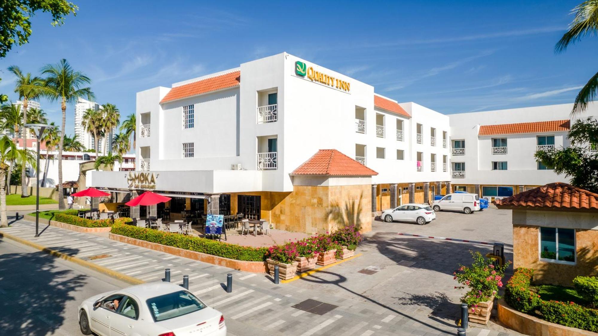 Quality Inn Mazatlan Exterior photo