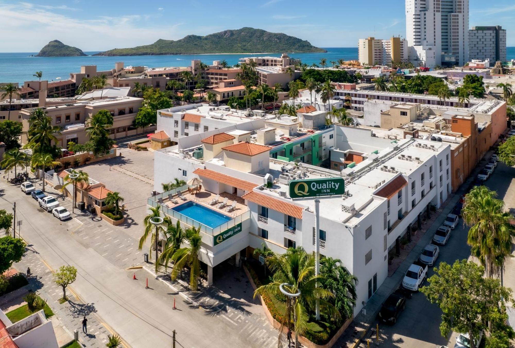 Quality Inn Mazatlan Exterior photo