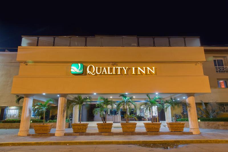 Quality Inn Mazatlan Exterior photo